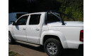 Оригинальная защитная дуга в кузов (черная) из стали "VAG" на Volkswagen Amarok